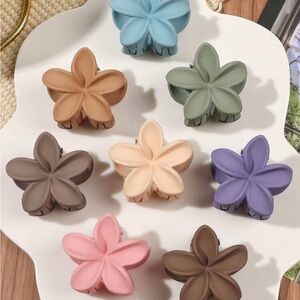 New Set of 8 Flower Hair Clips